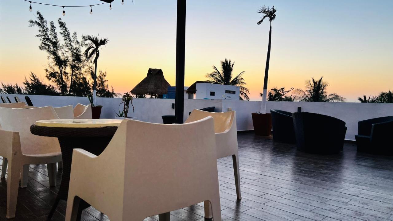 Hotel MAYARI HolBox Exterior foto Rooftop bar in Tulum