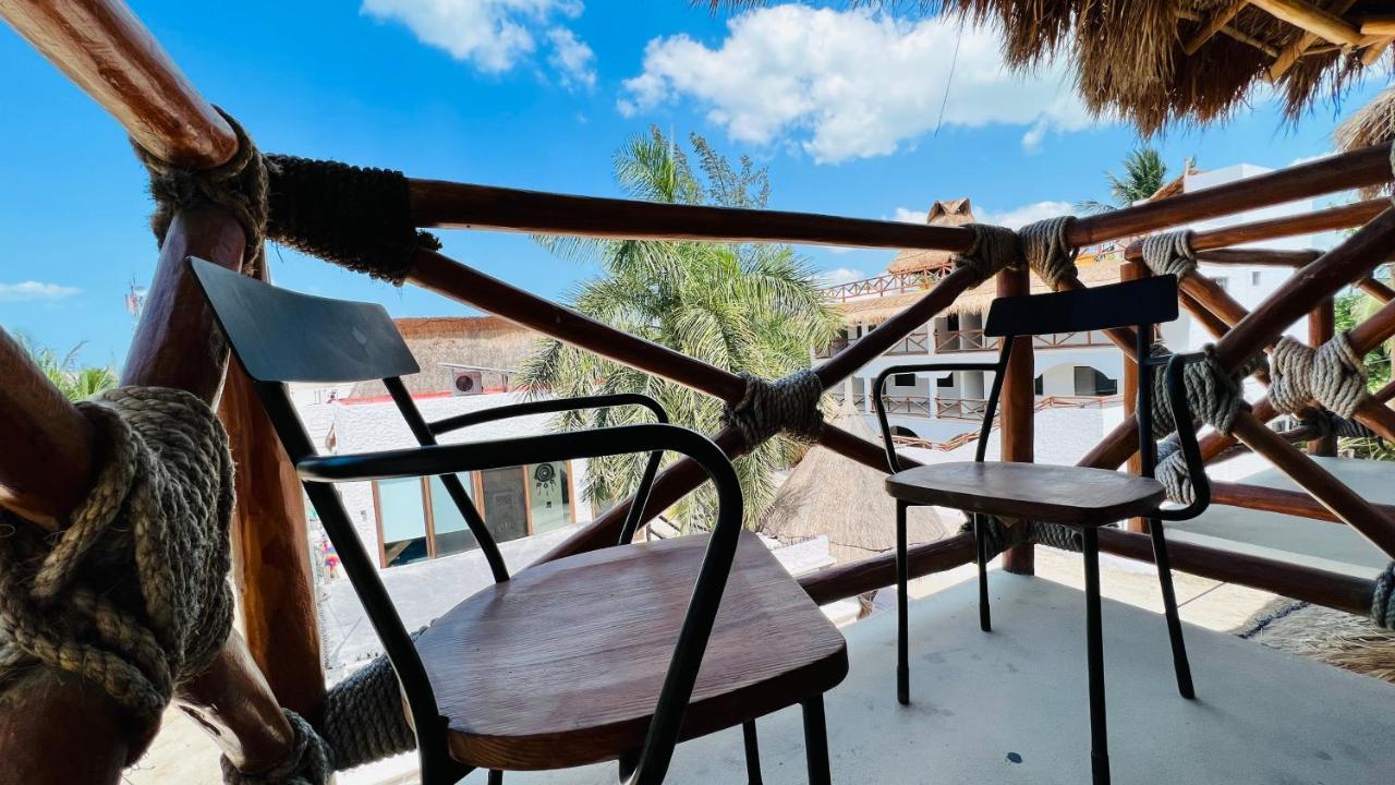 Hotel MAYARI HolBox Exterior foto A view from the balcony of a hotel in Tulum, Mexico